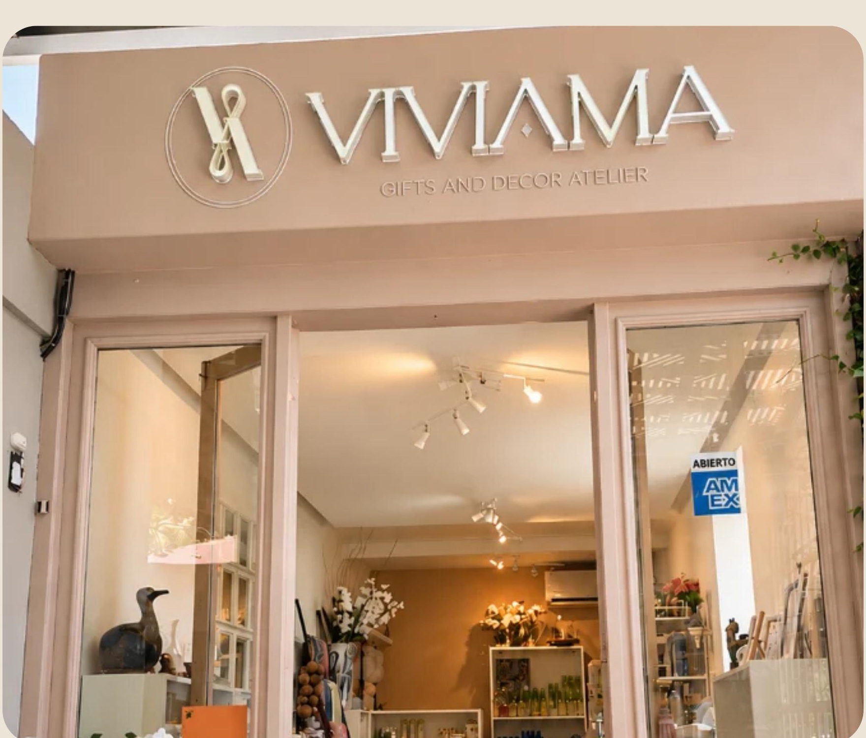 Fachada real del atelier VIVIAMA en Guadalajara